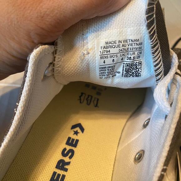 Converse unisex Chuck Taylor All Star Low top sneakers Mens 4/women's 6 - Picture 6 of 8